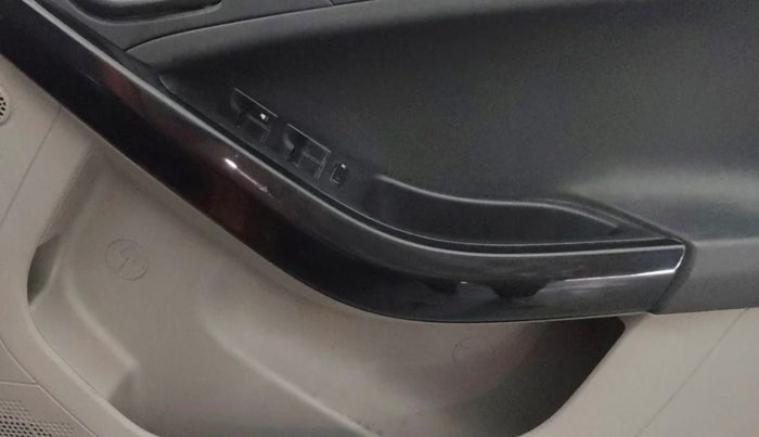 2019 Tata NEXON XMA PETROL, Petrol, Automatic, 29,568 km, Driver Side Door Panels Control