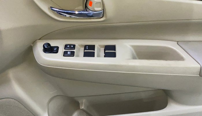 2017 Maruti Ciaz ALPHA 1.4 PETROL, Petrol, Manual, 99,095 km, Driver Side Door Panels Control