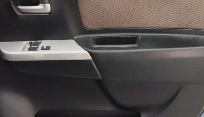 2013 Maruti Wagon R 1.0 LXI, Petrol, Manual, 91,826 km, Driver Side Door Panels Control