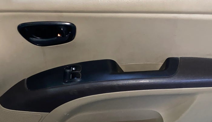 2013 Hyundai i10 ERA 1.1, Petrol, Manual, 31,600 km, Driver Side Door Panels Control