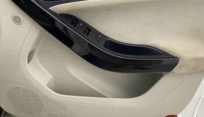 2022 Tata NEXON XZ PLUS PETROL, Petrol, Manual, 67,305 km, Driver Side Door Panels Control