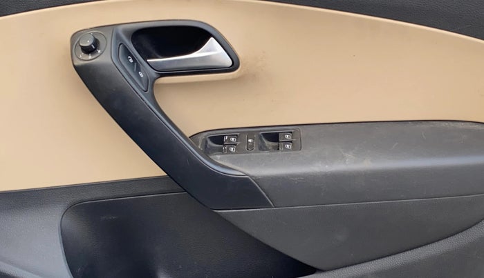 2016 Volkswagen Ameo HIGHLINE1.2L, Petrol, Manual, 81,347 km, Driver Side Door Panels Control