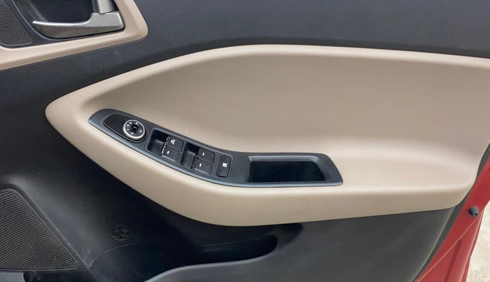 2014 Hyundai Elite i20 MAGNA 1.2, Petrol, Manual, 1,17,677 km, Driver Side Door Panels Control