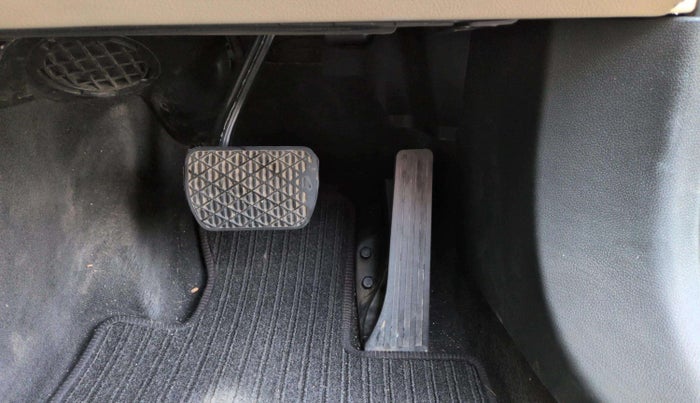 2017 Mercedes Benz C Class C 200 AVANTGARDE, Petrol, Automatic, 53,704 km, Pedals