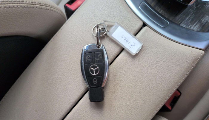 2017 Mercedes Benz C Class C 200 AVANTGARDE, Petrol, Automatic, 53,704 km, Key Close Up