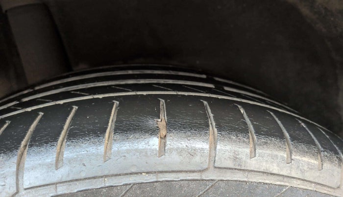 2017 Mercedes Benz C Class C 200 AVANTGARDE, Petrol, Automatic, 53,704 km, Left Front Tyre Tread