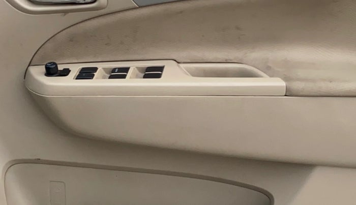 2016 Maruti Ertiga VDI SHVS, Diesel, Manual, 1,07,444 km, Driver Side Door Panels Control