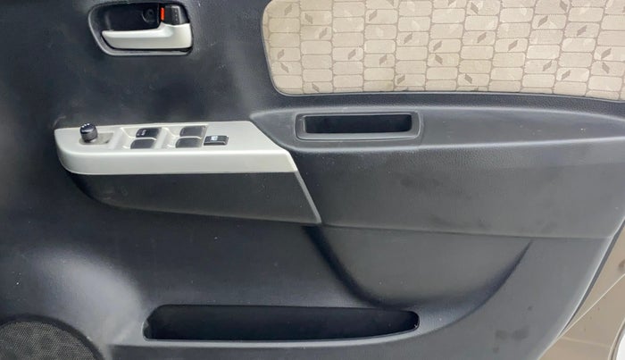 2016 Maruti Wagon R 1.0 VXI, Petrol, Manual, 41,971 km, Driver Side Door Panels Control