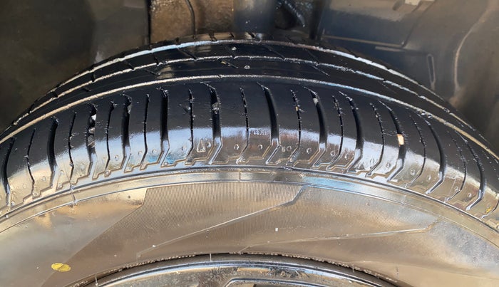 2023 Tata PUNCH ACCOMPLISHED MT, Petrol, Manual, 28,784 km, Right Front Tyre Tread