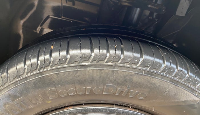 2023 Tata PUNCH ACCOMPLISHED MT, Petrol, Manual, 28,784 km, Left Front Tyre Tread