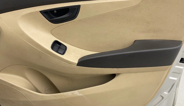 2018 Hyundai Eon MAGNA +, Petrol, Manual, 23,509 km, Driver Side Door Panels Control