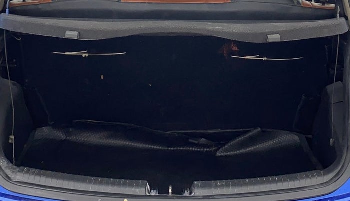 2017 Hyundai Grand i10 SPORTZ 1.2 KAPPA VTVT, Petrol, Manual, 42,010 km, Boot Inside