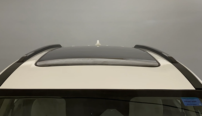 2021 Mahindra XUV700 AX 7 P AT 7 STR, Petrol, Automatic, 60,237 km, Moonroof/ Sunroof