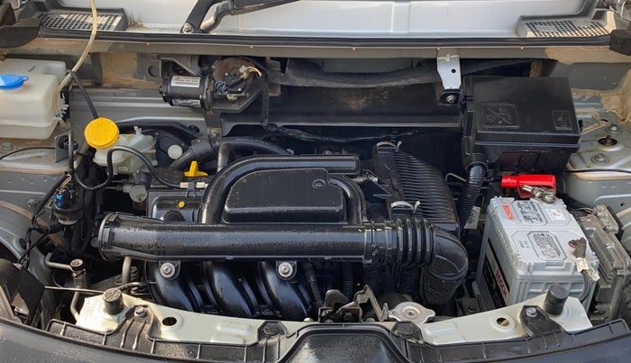 2022 Renault Kwid CLIMBER 1.0 AMT, Petrol, Automatic, 27,697 km, Engine View