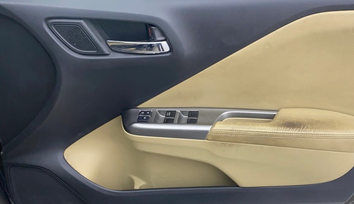 2015 Honda City 1.5L I-VTEC VX, Petrol, Manual, 1,04,537 km, Driver Side Door Panels Control