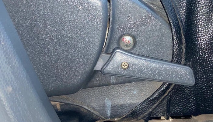 2017 Maruti Alto 800 LXI, Petrol, Manual, 82,817 km, Driver Side Adjustment Panel