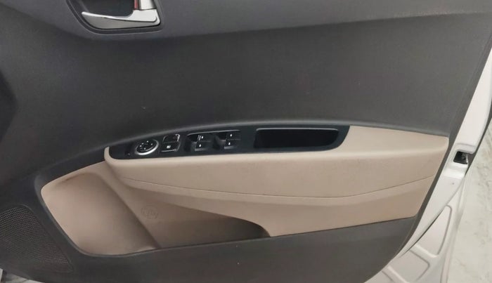 2014 Hyundai Xcent S (O) 1.2, Petrol, Manual, 1,03,307 km, Driver Side Door Panels Control