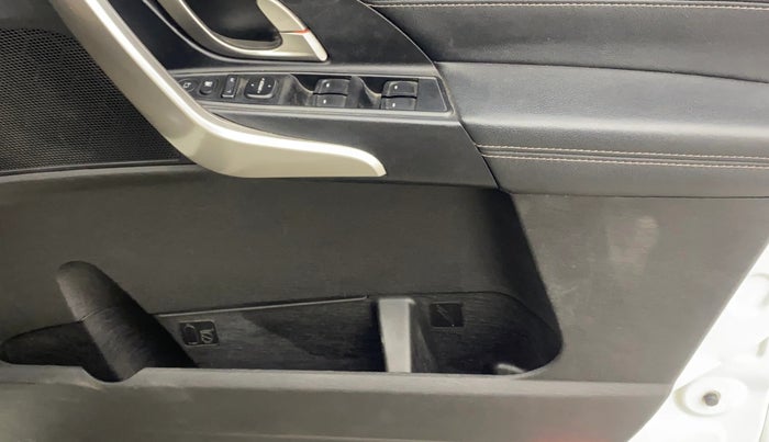 2019 Mahindra XUV500 W11, Diesel, Manual, 69,786 km, Driver Side Door Panels Control