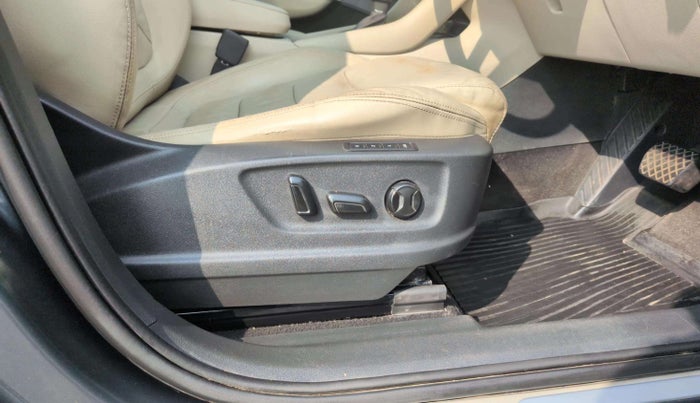 2017 Skoda Kodiaq STYLE 2.0 TDI 4X4 AT, Diesel, Automatic, 32,715 km, Driver Side Adjustment Panel