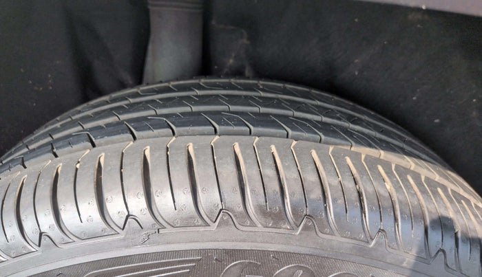 2017 Skoda Kodiaq STYLE 2.0 TDI 4X4 AT, Diesel, Automatic, 32,715 km, Right Rear Tyre Tread