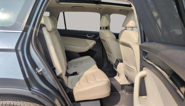 2017 Skoda Kodiaq STYLE 2.0 TDI 4X4 AT, Diesel, Automatic, 32,715 km, Right Side Rear Door Cabin