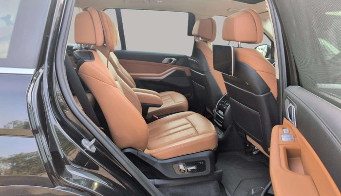 2021 BMW X7 XDRIVE 30D DPE SIGNATURE, Diesel, Automatic, 40,603 km, Right Side Rear Door Cabin