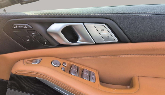 2021 BMW X7 XDRIVE 30D DPE SIGNATURE, Diesel, Automatic, 40,603 km, Driver Side Door Panels Control