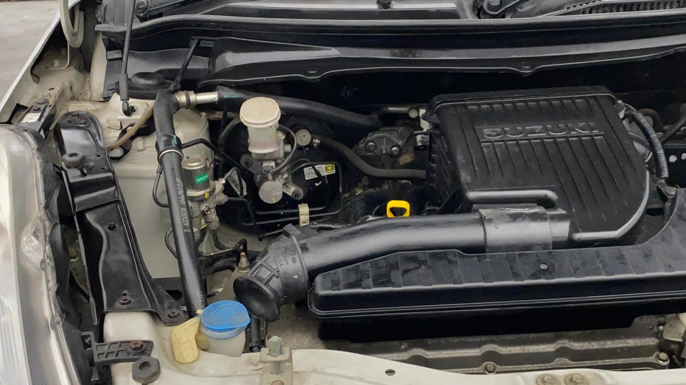 2014 Maruti Swift VXI, Petrol, Manual, 31,497 km, Engine View - Right