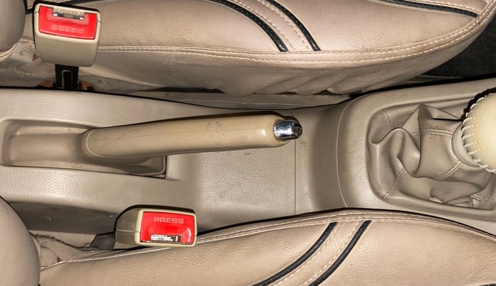 2015 Maruti Swift Dzire VXI, Petrol, Manual, 90,585 km, Gear Lever