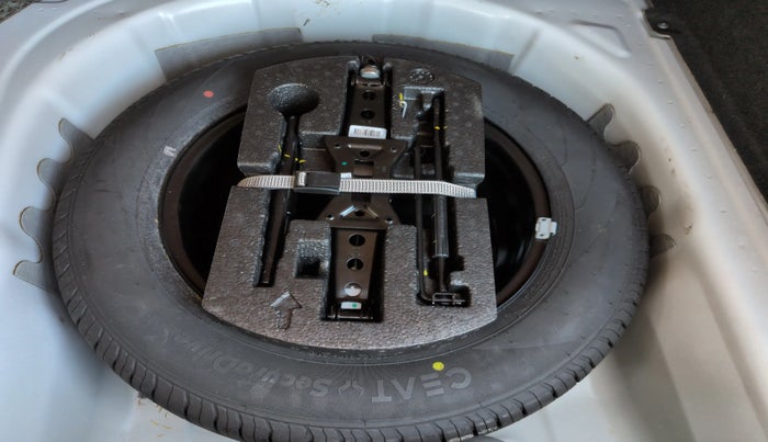 2024 Skoda SLAVIA ACTIVE 1.0L TSI MT, Petrol, Manual, 12,467 km, Spare Tyre