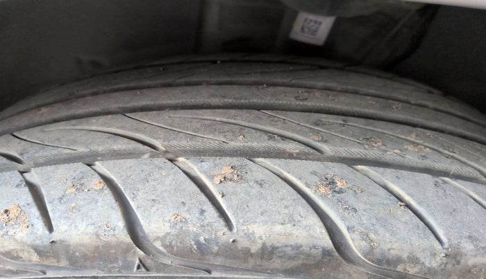 2024 Skoda SLAVIA ACTIVE 1.0L TSI MT, Petrol, Manual, 12,467 km, Right Front Tyre Tread