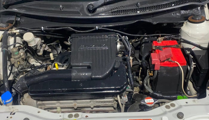 2014 Maruti Swift LXI, Petrol, Manual, 96,432 km, Engine View
