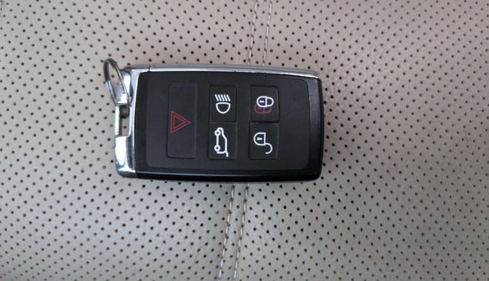 2021 Landrover RANGE ROVER VELAR S R-DYNAMIC 2.0  DIESEL 180, Diesel, Automatic, 43,114 km, Key Close Up