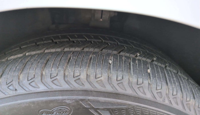 2021 Landrover RANGE ROVER VELAR S R-DYNAMIC 2.0  DIESEL 180, Diesel, Automatic, 43,114 km, Right Rear Tyre Tread