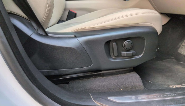 2021 Landrover RANGE ROVER VELAR S R-DYNAMIC 2.0  DIESEL 180, Diesel, Automatic, 43,114 km, Driver Side Adjustment Panel