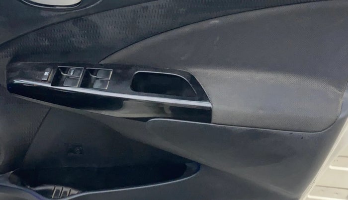 2014 Toyota Etios CROSS 1.4 VD, Diesel, Manual, 80,834 km, Driver Side Door Panels Control