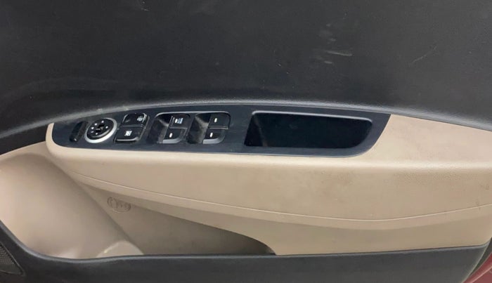 2016 Hyundai Grand i10 SPORTZ 1.2 KAPPA VTVT, Petrol, Manual, 78,273 km, Driver Side Door Panels Control