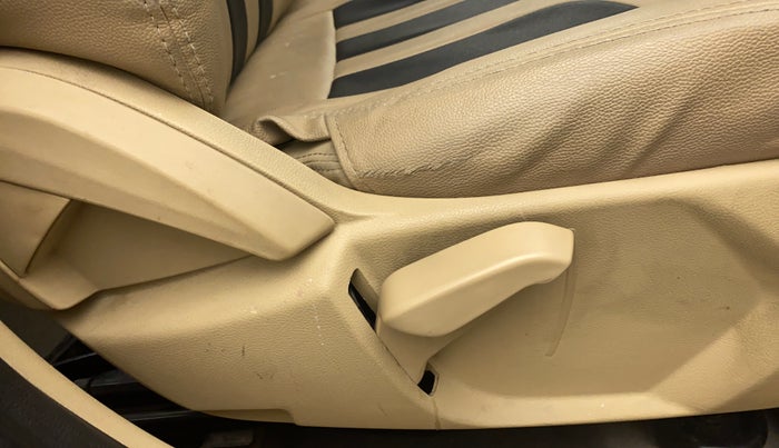 2017 Ford Figo Aspire 1.2 TITANIUM PETROL, Petrol, Manual, 34,783 km, Driver Side Adjustment Panel