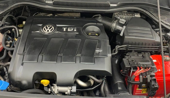 2015 Volkswagen Polo HIGHLINE1.5L, Diesel, Manual, 1,43,737 km, Engine View