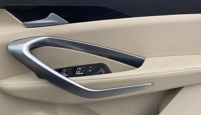 2021 MG HECTOR SHARP HYBRID 1.5 PETROL, Petrol, Manual, 56,406 km, Driver Side Door Panels Control