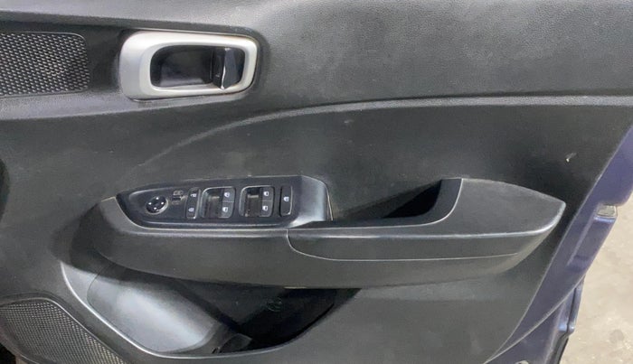 2020 Hyundai VENUE S 1.2, Petrol, Manual, 54,006 km, Driver Side Door Panels Control