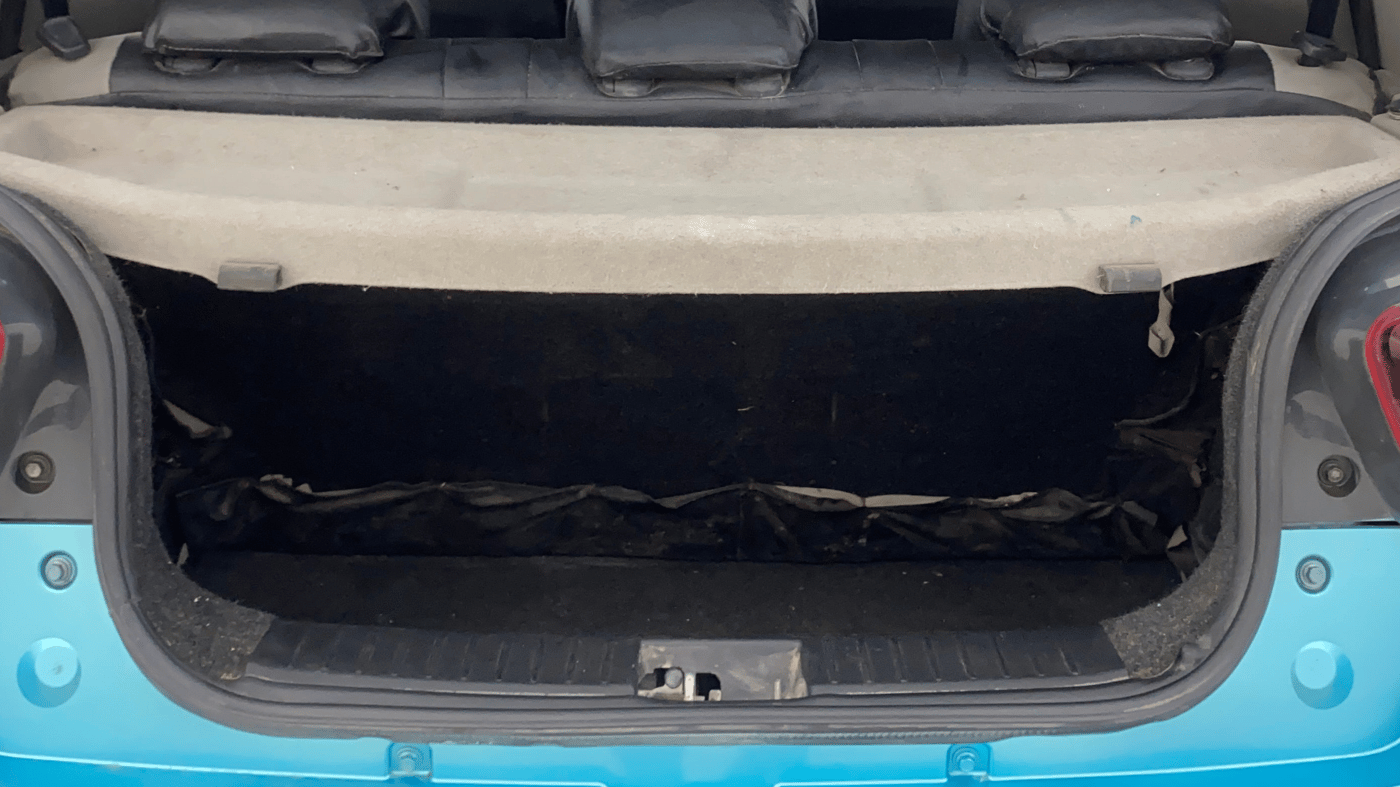 2016 Mahindra Kuv100 K6 5 STR, Petrol, Manual, 64,900 km, Boot Inside