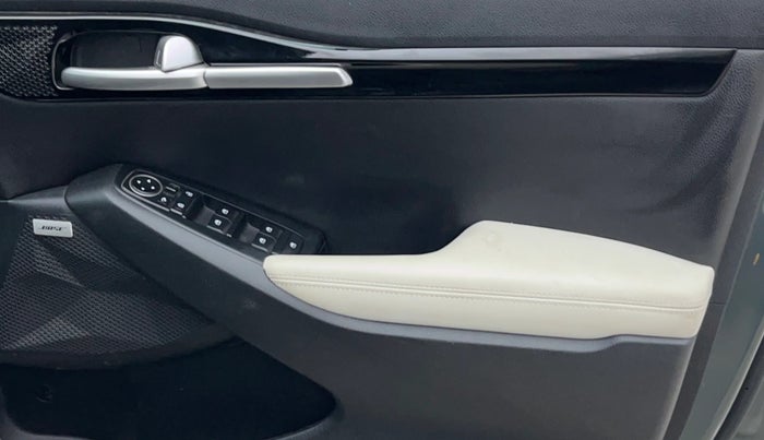 2023 KIA SELTOS  GTX Plus 1.5 Turbo Petrol DCT, Petrol, Automatic, 44,377 km, Driver Side Door Panels Control