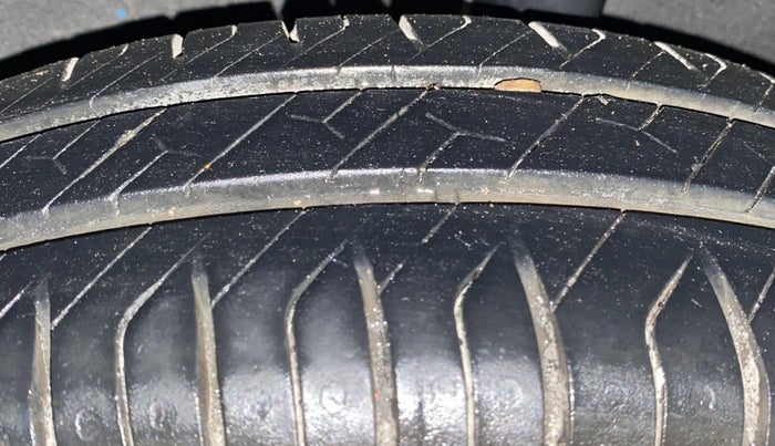 2015 Renault Kwid RXT 0.8, Petrol, Manual, 80,710 km, Left Rear Tyre Tread