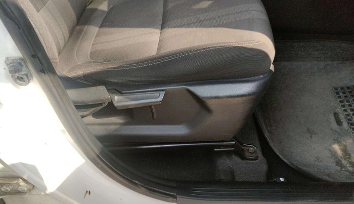 2021 Hyundai VENUE SX 1.0 TURBO IMT, Petrol, Manual, 39,323 km, Driver Side Adjustment Panel