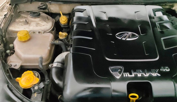 2015 Mahindra XUV500 W8, Diesel, Manual, 1,14,318 km, Engine View - Right