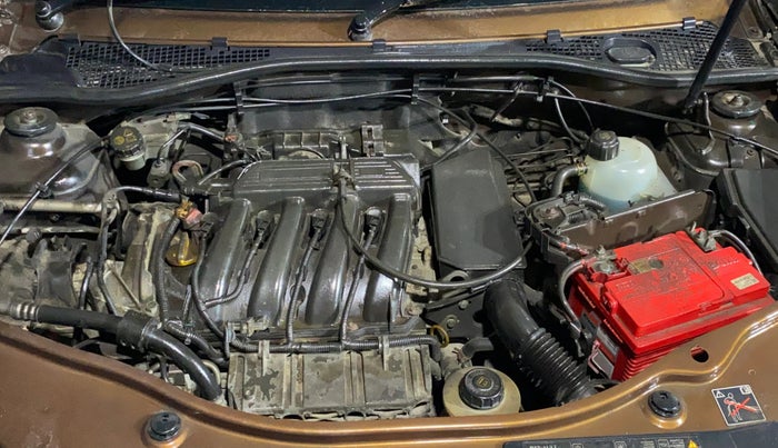 2014 Renault Duster RXL PETROL, Petrol, Manual, 37,765 km, Engine View