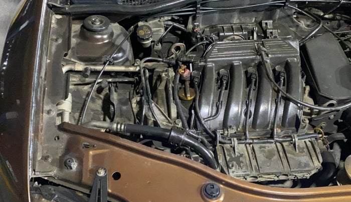 2014 Renault Duster RXL PETROL, Petrol, Manual, 37,765 km, Engine View - Right