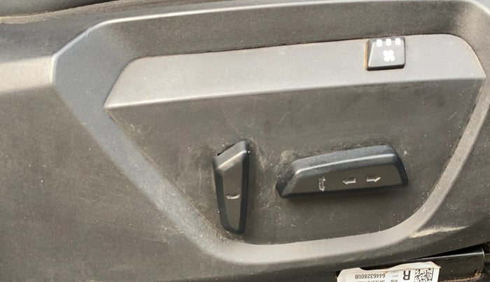 2022 Tata Harrier XZ PLUS 2.0L DARK EDITION, Diesel, Manual, 77,309 km, Driver Side Adjustment Panel