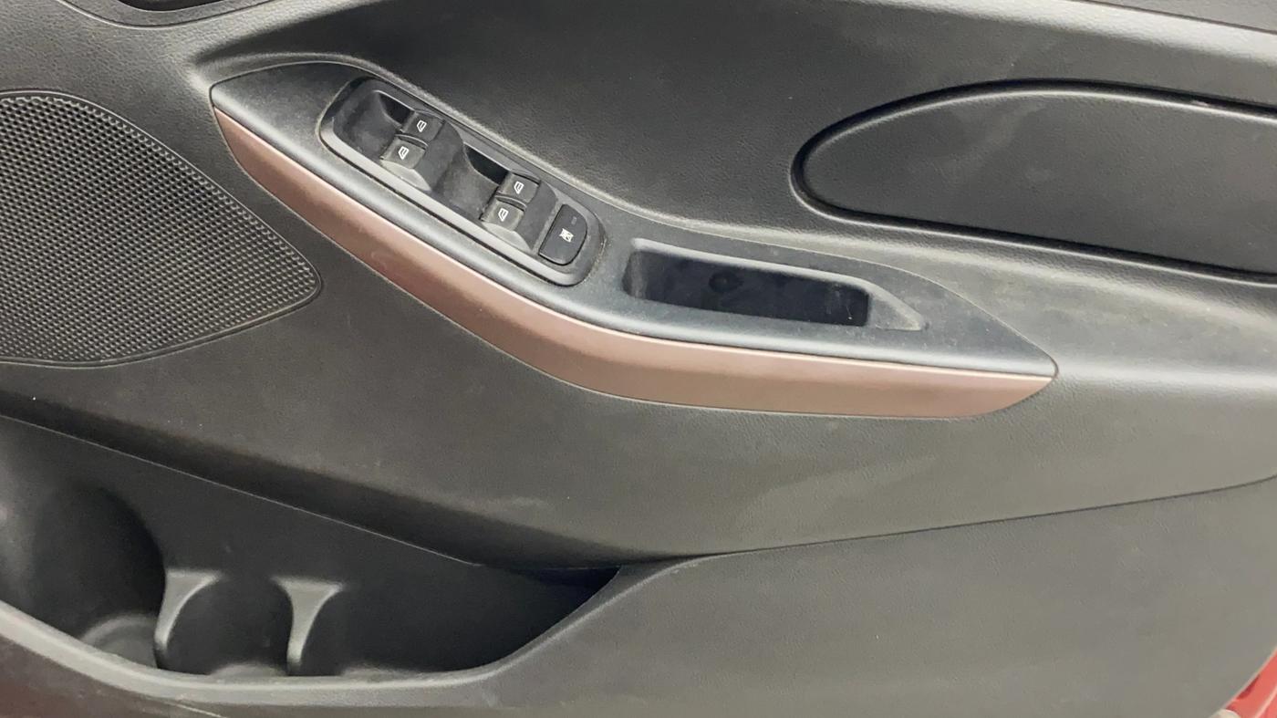 2020 Ford FREESTYLE TITANIUM 1.5 DIESEL, Diesel, Manual, 61,185 km, Driver Side Door Panels Control